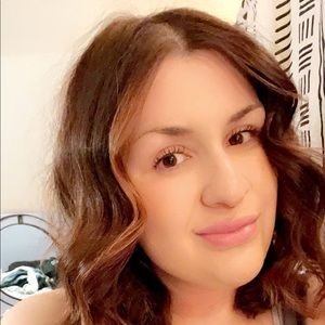 Meet your Posher, Ana